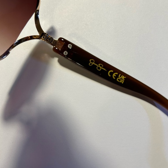 NWOT Jessica Simpson Vented Thin Oversized Sunglasses - Picture 4 of 6